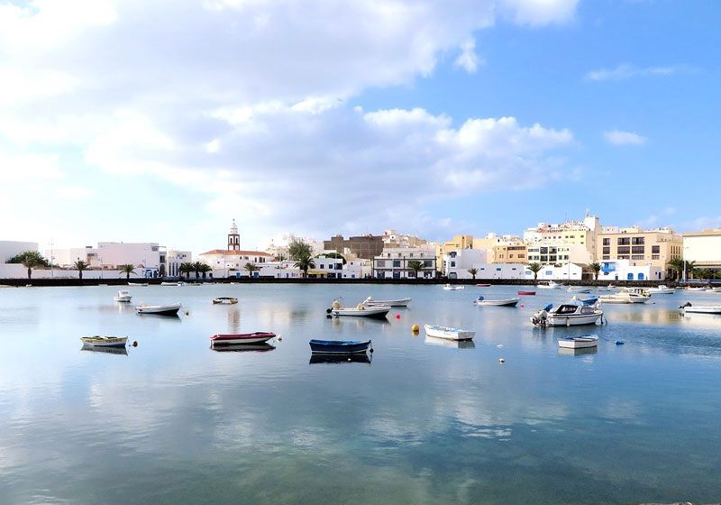 het water van arrecife in spanje huur auto