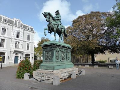 huurauto.com standbeeld willem van oranje den haag nederland