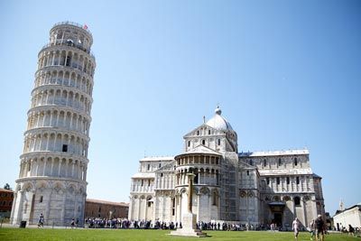 huurauto toren van pisa italie